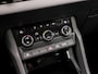 Skoda Karoq 1.5 TSI ACT Sport 150Pk Automaat (APPLE CARPLAY, GROOT NAVI, CLIMATE, KEYLESS, GETINT GLAS, SPORTSTOELEN, CRUISE, PARKEERSENSOREN, NIEUWE APK, NIEUWSTAAT)