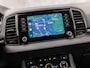 Skoda Karoq 1.5 TSI ACT Sport 150Pk Automaat (APPLE CARPLAY, GROOT NAVI, CLIMATE, KEYLESS, GETINT GLAS, SPORTSTOELEN, CRUISE, PARKEERSENSOREN, NIEUWE APK, NIEUWSTAAT)