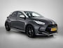 Toyota Yaris 1.5 Hybrid Executive + | Dealer Onderhouden | JBL | Head-Up Display | dodehoek detectie | Parkeersensoren voor+achter | Stoelverwarming | Apple CarPlay/Android auto | Cruise Control Adaptive | Achteruitrijcamera |