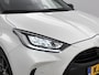 Toyota Yaris 1.5 Hybrid Executive + | BTW voertuig | Dealer onderhouden | Panoramadak | Head-Up Display | Dodehoek detectie | Parkeersensoren voor+achter | Stoelverwarming | Apple CarPlay/Android Auto | Cruise Control Adaptive