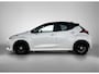 Toyota Yaris 1.5 Hybrid Executive + | BTW voertuig | Dealer onderhouden | Panoramadak | Head-Up Display | Dodehoek detectie | Parkeersensoren voor+achter | Stoelverwarming | Apple CarPlay/Android Auto | Cruise Control Adaptive
