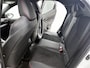 Toyota Yaris 1.5 Hybrid 130 GR SPORT + | BTW voertuig | JBL | Head-Up Display | Dodehoek detectie | Parkeersensoren voor+achter | Stoel+Stuurverwarming | Draadloze telefoonlader | Apple CarPlay/Android Auto | Cruise Control Adapti