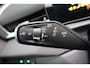 Volkswagen T-Roc Life First Edition | 'App-Connect' draadloze smartphone integratie | Automatische afstandsregeling (Adaptive Cruise Control) | Buitenspiegels elektrisch instel-, verwarm- en inklapbaar