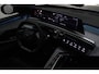 Peugeot 3008 1.2 Hybrid 145PK AUTOMAAT GT | PANORAMA SCHUIF/KANTEL DAK MET CLEAN CABIN | 360° VISION & DRIVE ASSIST PLUS PACK: ANTI DIEFSTAL ALARM MET SUPERVERGRENDELING/VISEOPARK 360° HD CAMERA'S/BUITENSPIEGELS MET KANTELFUNCTIE/DRIVE ASSIST 2.0 (SEMI AUTONOOM RIJDEN)/LANE POSITIONING ASSIST/SEMI AUTOMATED LANE CHANGE ASSIST/REAR CROSS TRAFFIC ALERT/DODEHOEK DETECTIE | ALCANTARA EXECUTIVE INTERIOR: BEKLEDING ALCANTARA/KUNSTLEDER AFGEWERKT MET STIKSELS/AGR BESTUUDERSSTOEL EN PASSAGIERSSTOEL ELEKTRISCH VERSTELBAAR MET GEHEUGENFUNCTIE OP DE BESTUUDERSSTOEL/VERWARMBARE VOORSTOELEN MET MASSAGE FUNCTIE EN VENTILATIE/ACHTERBANK VERWARMBAAR | 19" LICHTMETALEN VELGEN "BREDA" | DRAADLOZE APPLE CARPLAY/ANDROID AUTO | LED MATRIX KOPLAMPEN | ADAPTIVE CRUISE CONTROL | PARKEERHULP VOOR + ACHTER | 21" GEBOGEN ZWEVEND HD SCHERM | SFEER VERLICHTING | HANDSFREE ACHTERKLEP BEDIENING | VERWARMBAAR STUURWIEL | NAVIGATIE |
