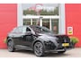 Peugeot 3008 1.2 Hybrid 145PK AUTOMAAT GT | PANORAMA SCHUIF/KANTEL DAK MET CLEAN CABIN | 360° VISION & DRIVE ASSIST PLUS PACK: ANTI DIEFSTAL ALARM MET SUPERVERGRENDELING/VISEOPARK 360° HD CAMERA'S/BUITENSPIEGELS MET KANTELFUNCTIE/DRIVE ASSIST 2.0 (SEMI AUTONOOM RIJDEN)/LANE POSITIONING ASSIST/SEMI AUTOMATED LANE CHANGE ASSIST/REAR CROSS TRAFFIC ALERT/DODEHOEK DETECTIE | ALCANTARA EXECUTIVE INTERIOR: BEKLEDING ALCANTARA/KUNSTLEDER AFGEWERKT MET STIKSELS/AGR BESTUUDERSSTOEL EN PASSAGIERSSTOEL ELEKTRISCH VERSTELBAAR MET GEHEUGENFUNCTIE OP DE BESTUUDERSSTOEL/VERWARMBARE VOORSTOELEN MET MASSAGE FUNCTIE EN VENTILATIE/ACHTERBANK VERWARMBAAR | 19" LICHTMETALEN VELGEN "BREDA" | DRAADLOZE APPLE CARPLAY/ANDROID AUTO | LED MATRIX KOPLAMPEN | ADAPTIVE CRUISE CONTROL | PARKEERHULP VOOR + ACHTER | 21" GEBOGEN ZWEVEND HD SCHERM | SFEER VERLICHTING | HANDSFREE ACHTERKLEP BEDIENING | VERWARMBAAR STUURWIEL | NAVIGATIE |