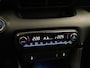 Toyota Yaris 1.5 Hybrid EXECUTIVE - APPLE CARPLAY/ANDROID AUTO - ADAPTIEVE CRUISE CONTROL - NAVIGATIESYSTEEM FULL MAP - ACHTERUITRIJCAMERA - KEYLESS ENTRY - KEYLESS START - PARKEERSENSOREN VOOR & ACHTER - AUTOMATISCHE AIRCO - 16" LICHTMETALEN VELGEN - STOEL & STUUR VERWARMING - HEAD UP DISPLAY