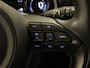Toyota Yaris 1.5 Hybrid EXECUTIVE - APPLE CARPLAY/ANDROID AUTO - ADAPTIEVE CRUISE CONTROL - NAVIGATIESYSTEEM FULL MAP - ACHTERUITRIJCAMERA - KEYLESS ENTRY - KEYLESS START - PARKEERSENSOREN VOOR & ACHTER - AUTOMATISCHE AIRCO - 16" LICHTMETALEN VELGEN - STOEL & STUUR VERWARMING - HEAD UP DISPLAY