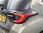 Toyota Yaris 1.5 Hybrid Style + | Dealer onderhouden | Lichte kleur half lederen interieur | Stoelverwarming | Climate Control | Cruise Control Adaptive | achteruitrijcamera |