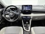 Toyota Yaris 1.5 Hybrid Style + | Dealer onderhouden | Lichte kleur half lederen interieur | Stoelverwarming | Climate Control | Cruise Control Adaptive | achteruitrijcamera |
