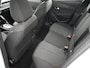 Peugeot 208 Style | Dashboard en deurpanelen in kunststof met carboneffect | Ecoled koplampen | Elektrisch verstelbare en verwarmbare buitenspiegels