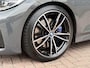 BMW 3-Serie Touring 330i M Sport Panodak Leer Navi HUD Harman Kardon Trekhaak NL Auto