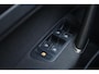 Volkswagen Golf 1.5 TSI Highline 150PK / 110kW DSG, Apple Carplay & Android Auto, LED koplampen, LED achterlichten met dynamische richtingaanwijzers, elektrisch verstel-, verwarm- en inklapbare buitenspiegels (spiegelpakket), draadloze telefoonlader, discover pro navigatie, parkeersensoren voor en achter (PDC), privacy glas, adaptieve cruise control (ACC), 2-zone climatronic, licht- en regensensor etc.