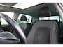 Volkswagen Golf 1.5 TSI Highline 150PK / 110kW DSG, Apple Carplay & Android Auto, LED koplampen, LED achterlichten met dynamische richtingaanwijzers, elektrisch verstel-, verwarm- en inklapbare buitenspiegels (spiegelpakket), draadloze telefoonlader, discover pro navigatie, parkeersensoren voor en achter (PDC), privacy glas, adaptieve cruise control (ACC), 2-zone climatronic, licht- en regensensor etc.