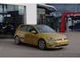 Volkswagen Golf 1.5 TSI Highline 150PK / 110kW DSG, Apple Carplay & Android Auto, LED koplampen, LED achterlichten met dynamische richtingaanwijzers, elektrisch verstel-, verwarm- en inklapbare buitenspiegels (spiegelpakket), draadloze telefoonlader, discover pro navigatie, parkeersensoren voor en achter (PDC), privacy glas, adaptieve cruise control (ACC), 2-zone climatronic, licht- en regensensor etc.