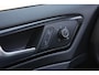 Volkswagen Golf 1.5 TSI Highline 150PK / 110kW DSG, Apple Carplay & Android Auto, LED koplampen, LED achterlichten met dynamische richtingaanwijzers, elektrisch verstel-, verwarm- en inklapbare buitenspiegels (spiegelpakket), draadloze telefoonlader, discover pro navigatie, parkeersensoren voor en achter (PDC), privacy glas, adaptieve cruise control (ACC), 2-zone climatronic, licht- en regensensor etc.