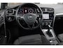 Volkswagen Golf 1.5 TSI Highline 150PK / 110kW DSG, Apple Carplay & Android Auto, LED koplampen, LED achterlichten met dynamische richtingaanwijzers, elektrisch verstel-, verwarm- en inklapbare buitenspiegels (spiegelpakket), draadloze telefoonlader, discover pro navigatie, parkeersensoren voor en achter (PDC), privacy glas, adaptieve cruise control (ACC), 2-zone climatronic, licht- en regensensor etc.