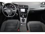 Volkswagen Golf 1.5 TSI Highline 150PK / 110kW DSG, Apple Carplay & Android Auto, LED koplampen, LED achterlichten met dynamische richtingaanwijzers, elektrisch verstel-, verwarm- en inklapbare buitenspiegels (spiegelpakket), draadloze telefoonlader, discover pro navigatie, parkeersensoren voor en achter (PDC), privacy glas, adaptieve cruise control (ACC), 2-zone climatronic, licht- en regensensor etc.