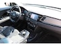 Kia Niro EV e-Niro ExecutiveLine 64 kWh Verwarmbare & geventileerde voorstoelen/Verwarmbaar stuurwiel/Achteruitrijcamera/JBL audio/Apple carplay/Elektrisch verstelbare voorstoel/Lane assist/Dodehoek assistent/parkeersensoren rondom
