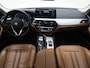 BMW 5-Serie Touring 520e | Leder | HUD | Adaptive Cruise | 360 | Dodehoek | Sfeerlicht | Stoelverwarming