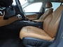 BMW 5-Serie Touring 520e | Leder | HUD | Adaptive Cruise | 360 | Dodehoek | Sfeerlicht | Stoelverwarming