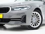 BMW 5-Serie Touring 520e | Leder | HUD | Adaptive Cruise | 360 | Dodehoek | Sfeerlicht | Stoelverwarming