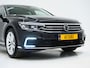 Volkswagen Passat Variant 1.4 TSI PHEV GTE | Panoramadak | Leder/Alcantara | Trekhaak | Massage | 360 | Sfeerlicht | Keyless