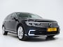 Volkswagen Passat Variant 1.4 TSI PHEV GTE | Panoramadak | Leder/Alcantara | Trekhaak | Massage | 360 | Sfeerlicht | Keyless