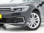 Volkswagen Passat Variant 1.4 TSI PHEV GTE | Panoramadak | Leder/Alcantara | Trekhaak | Massage | 360 | Sfeerlicht | Keyless