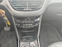 Peugeot 2008 1.2 PureTech Allure,Climate control,Automaat,Navi,Parkeersensoren,Panoramadak,Cruise control