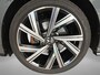 Volkswagen Golf 1.5eTSI/150PK R-Line DSG · Navigatie · Camera + Parkeersensoren · Apple/Android Car Play · 18'' Velgen ·