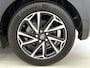 Toyota Yaris 1.5 Hybrid Style JBL | Dealer Onderhouden | Stoelverwarming | Draadloze telefoonlader | Navigatie | Apple CarPlay/Android Auto | Climate Control | Achteruitrijcamera |