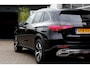 Mercedes-Benz GLC 300e 4MATIC Plug in hybride PHEV*Perfect MB Onderh.*1ste Eig.*Luchtvering/Elek. Trekhaak/ACC/Stoelverw./Stuurverw./Dodehoek/LED/Camera/Apple Carplay-Android/Parkeersens.V+A/18 inch LM*