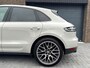 Porsche Macan 2.0, Facelift, Luchtvering, Pano, Sportuitlaat, Leder, Stuurverw, Krijt Grijs