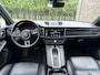 Porsche Macan 2.0, Facelift, Luchtvering, Pano, Sportuitlaat, Leder, Stuurverw, Krijt Grijs