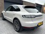 Porsche Macan 2.0, Facelift, Luchtvering, Pano, Sportuitlaat, Leder, Stuurverw, Krijt Grijs