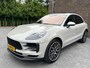 Porsche Macan 2.0, Facelift, Luchtvering, Pano, Sportuitlaat, Leder, Stuurverw, Krijt Grijs