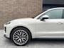 Porsche Macan 2.0, Facelift, Luchtvering, Pano, Sportuitlaat, Leder, Stuurverw, Krijt Grijs