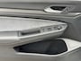 Volkswagen Golf 1.5 130pk eTSI R-Line Business Parkeersensoren voor en achter | 'App-Connect' voor Apple CarPlay en Android  Auto | Digitale radio-ontvangst DAB+
