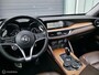 Alfa Romeo Stelvio 2.0 T 280pk / AWD / Leder / Camera / Navi