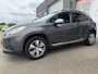 Peugeot 2008 1.2 VTi Allure met parkeersensoren en navigatie en bluetooth telefoon / media en cruise controle