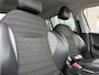Peugeot 2008 1.2 VTi Allure met parkeersensoren en navigatie en bluetooth telefoon / media en cruise controle