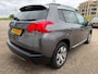Peugeot 2008 1.2 VTi Allure met parkeersensoren en navigatie en bluetooth telefoon / media en cruise controle