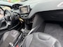 Peugeot 2008 1.2 VTi Allure met parkeersensoren en navigatie en bluetooth telefoon / media en cruise controle