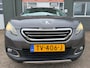 Peugeot 2008 1.2 VTi Allure met parkeersensoren en navigatie en bluetooth telefoon / media en cruise controle