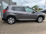 Peugeot 2008 1.2 VTi Allure met parkeersensoren en navigatie en bluetooth telefoon / media en cruise controle