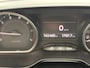 Peugeot 2008 1.2 VTi Allure met parkeersensoren en navigatie en bluetooth telefoon / media en cruise controle