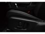 Land Rover Discovery Sport 1.5 P270e PHEV Panodak Leer Navi Camera PDC LM velgen Elektr. achterklep Elektr. trekhaak Meridian Soundsystem Climate Memory seats Stoelverwarming voor & achter LM velgen