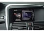 Volvo XC60 5 Cilinder AWD D4 R-Design | Adaptive Cruise | Panoramadak | Trekhaak 2000KG | Stoel + Stuur Verwarmd | Standkachel |
