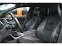 Volvo XC60 5 Cilinder AWD D4 R-Design | Adaptive Cruise | Panoramadak | Trekhaak 2000KG | Stoel + Stuur Verwarmd | Standkachel |
