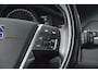 Volvo XC60 5 Cilinder AWD D4 R-Design | Adaptive Cruise | Panoramadak | Trekhaak 2000KG | Stoel + Stuur Verwarmd | Standkachel |